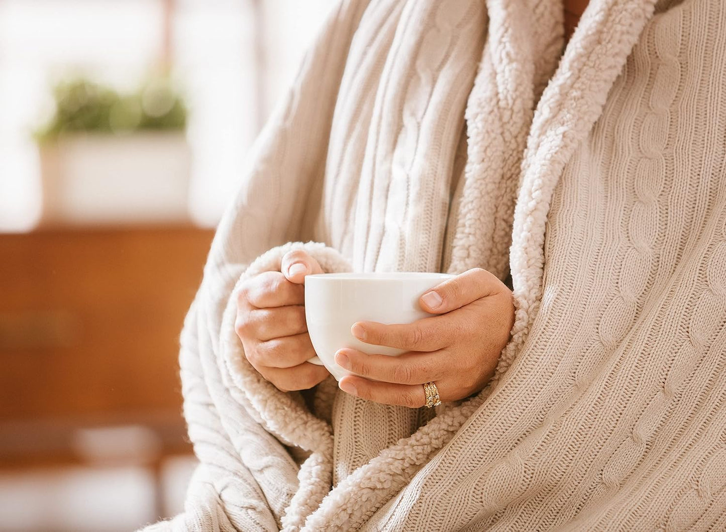 Premium Cable Knit Throw Blanket - Soft and Cozy Throw Blanket with Plush Sherpa Side - 50" X 65” - Beige